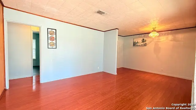 122 Newport, San Antonio, TX 78218 - Image #3
