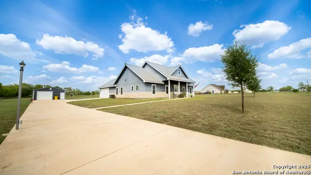 1005 E County Road 678, Natalia, TX 78059 - Image #2