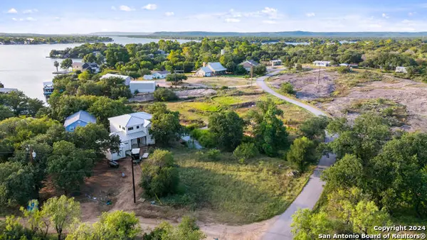 302 Lake Downs, Granite Shoals, TX 78654