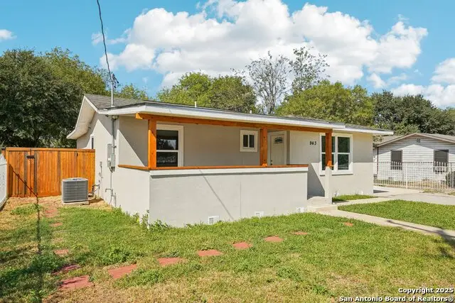 943 San Eduardo, San Antonio, TX 78237 - Image #3