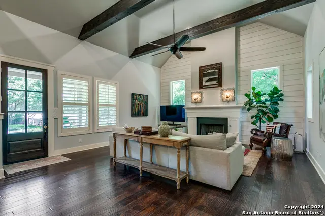 242 E Elmview Pl, Alamo Heights, TX 78209 - Image #3