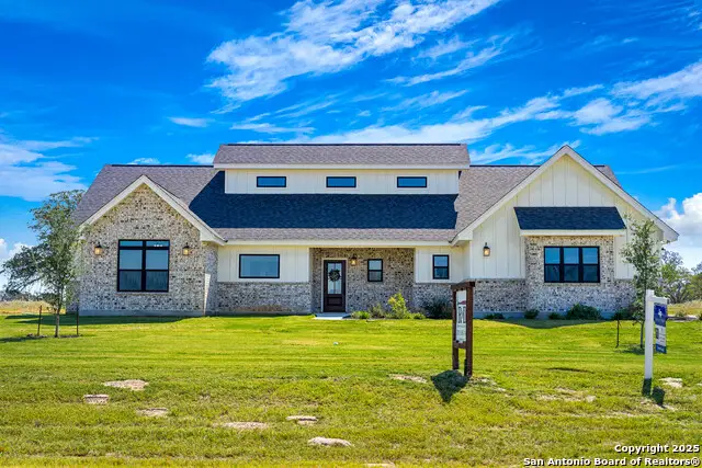 156 Firewheel Loop, Floresville, TX 78114 - #1