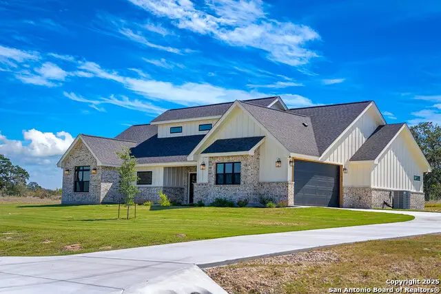 156 Firewheel Loop, Floresville, TX 78114 - #2