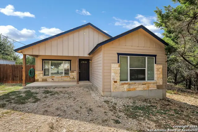 1232 Eastview Dr, Canyon Lake, TX 78133 - Image #2