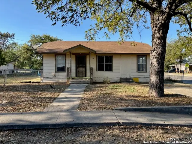 732 E Mesquite, Uvalde, TX 78801 - Image #1