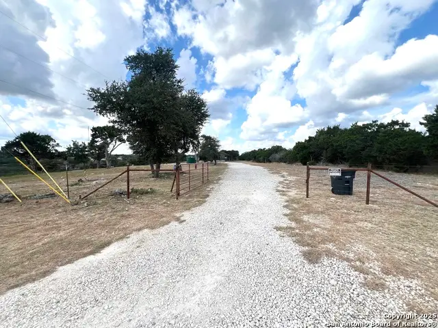 140 Teague Rd, Kerrville, TX 78028 - Image #2