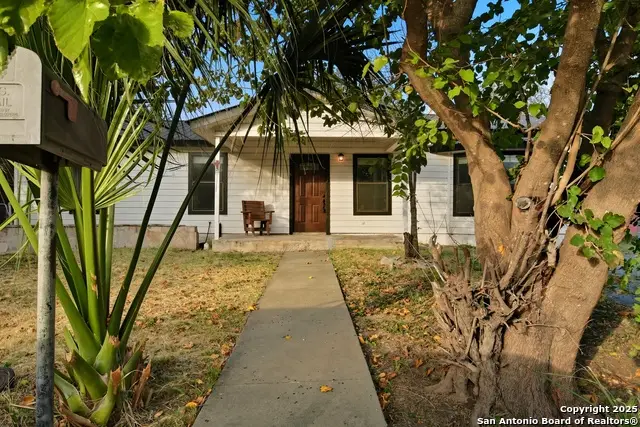 521 Old Carrizo, Uvalde, TX 78801 - Image #1