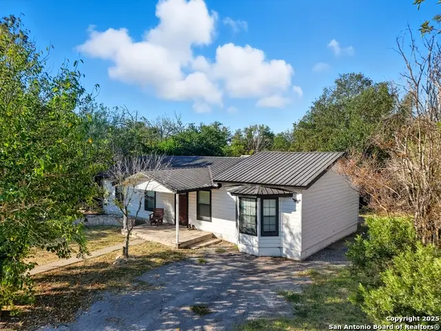 521 Old Carrizo, Uvalde, TX 78801 - Image #2