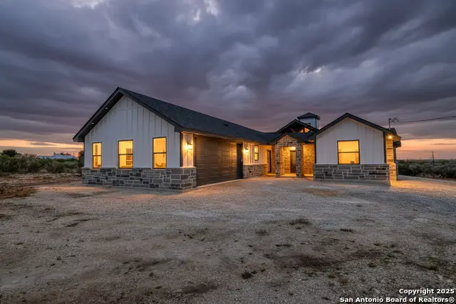 58 Greystone Hills Circle, Uvalde, TX 78801 - Image #1