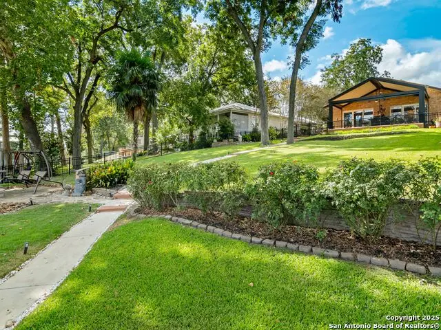 875 Gallagher, McQueeney, TX 78123 - Image #2