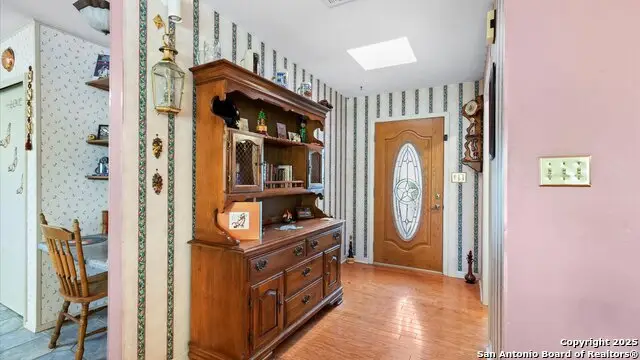 949 Burges, Seguin, TX 78155 - Image #3