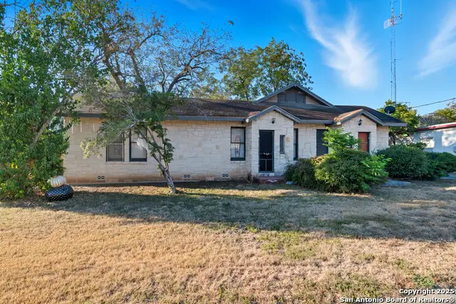 613&615 E Court, Seguin, TX 78155 - Image #1