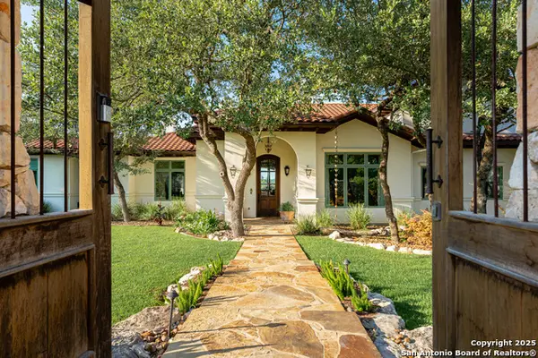 24209 Scenic Loop, San Antonio, TX 78255