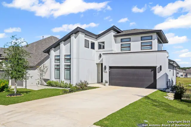 330 Navarro, Boerne, TX 78006 - Image #2