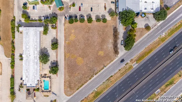 1501 N Business Ih 35, New Braunfels, TX 78130 - Image #1