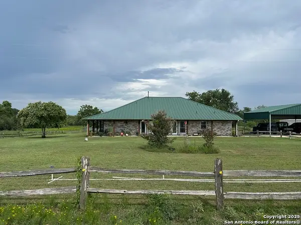 1912 Seminole Tr, Dale, TX 78616