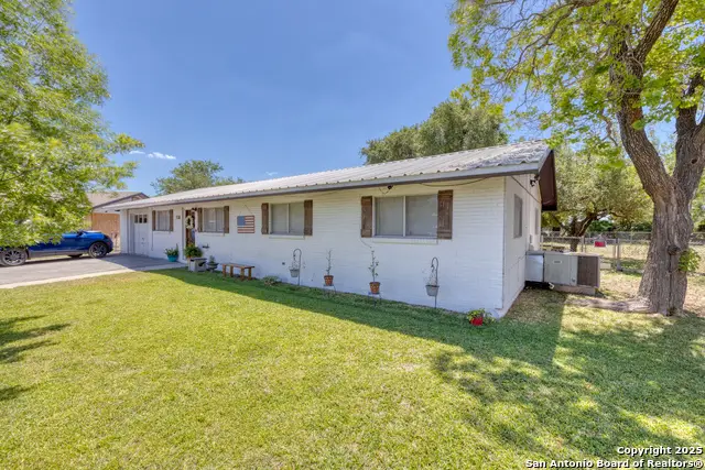 317 Studer Cr, Uvalde, TX 78801 - #1