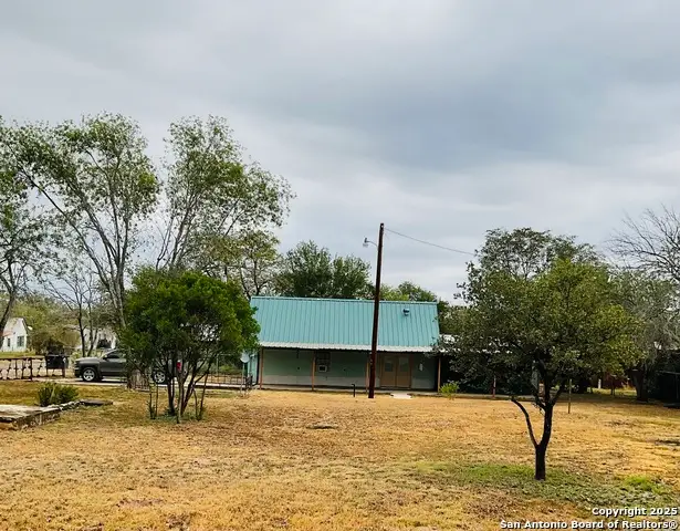 517 W Barnard, Sabinal, TX 78801 - Image #1