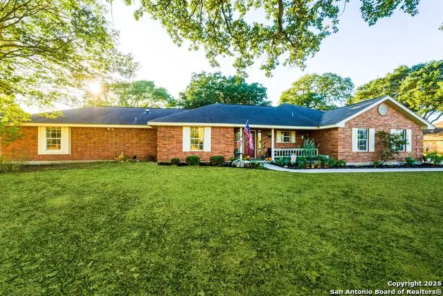 1265 Hillside Oaks Dr, La Vernia, TX 78121 - Image #2