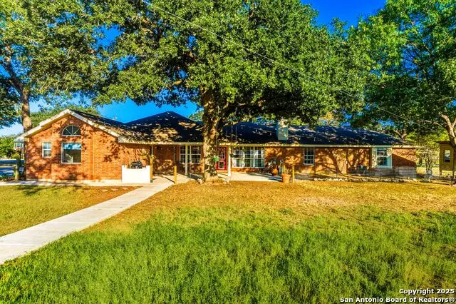 1265 Hillside Oaks Dr, La Vernia, TX 78121 - Image #3