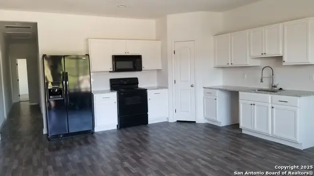 1063 Sleepy Hollow, Spring Branch, TX 78070 - #2