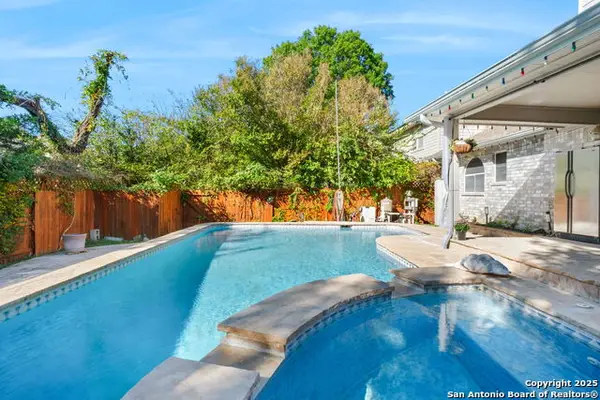 12211 Hart Crest, San Antonio, TX 78249