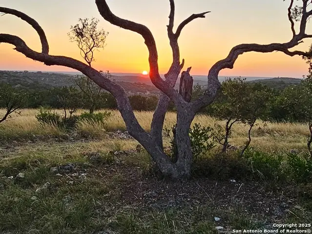 72.5 AC +/- Sd5570, Rocksprings, TX 78880 - Image #1