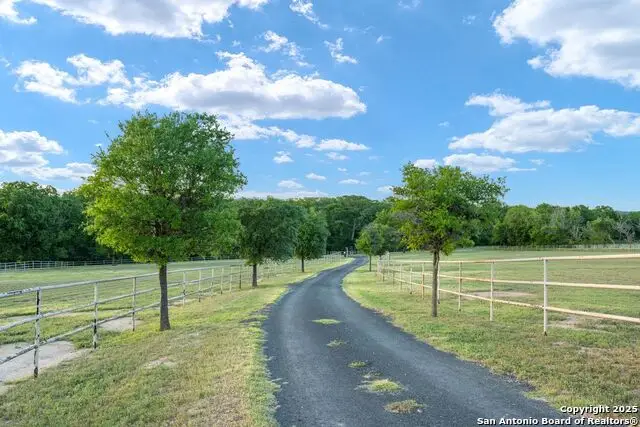 25 Zoeller, Boerne, TX 78006 - Image #2