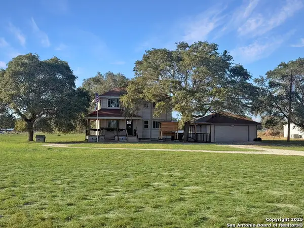 250 Palo Alto, Floresville, TX 78114