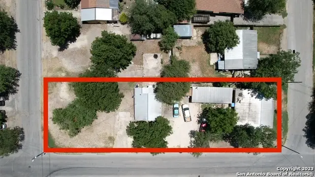 406 S Camp, Uvalde, TX 78801 - Image #2