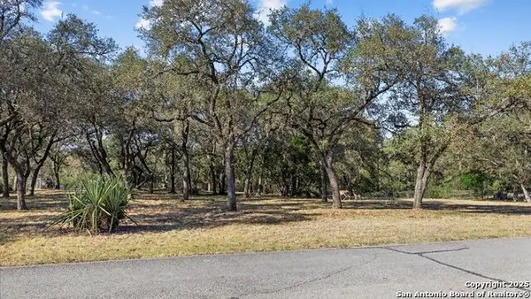 8455 Park Lane, Garden Ridge, TX 78266