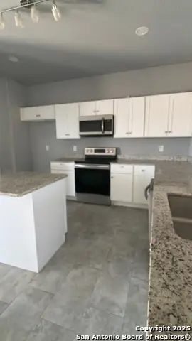 517 Lazy Oak, La Vernia, TX 78121 - Image #3