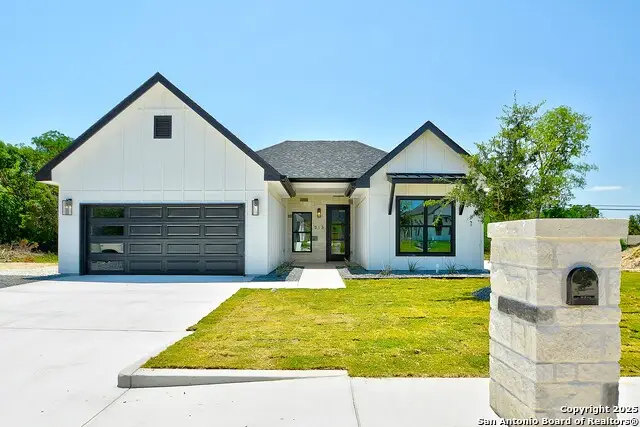 513 Conner Ct, Kerrville, TX 78028 - Image #1