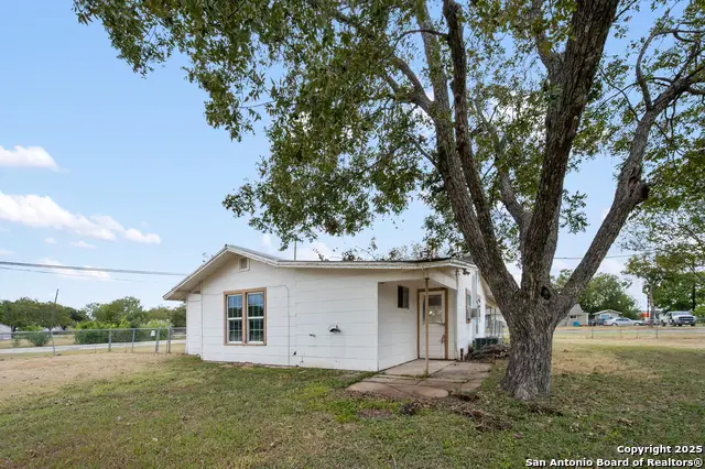 211 S Hackberry, Marion, TX 78124 - Image #3