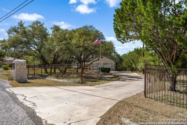 9930 NE Scenic Hills Dr, San Antonio, TX 78255 - Image #3