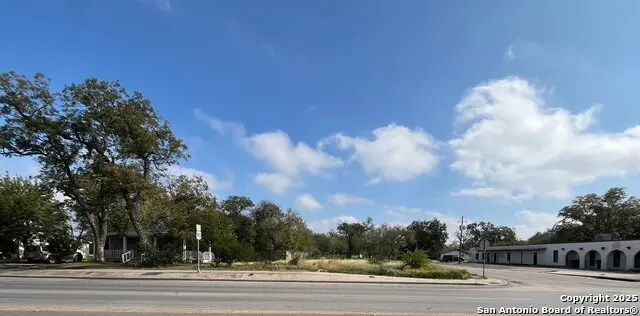 328 S Getty, Uvalde, TX 78801 - Image #2