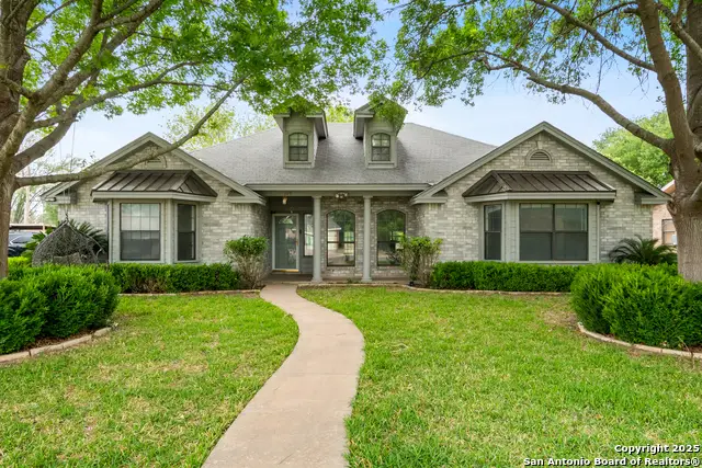 109 Weeping Willow, Uvalde, TX 78801 - Image #1