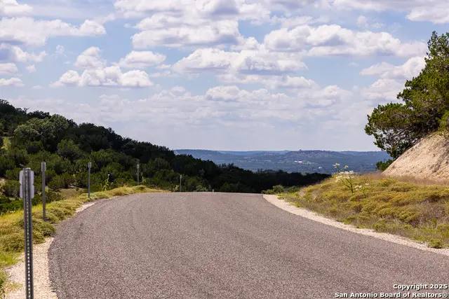 422 Dark Sky Path, Kerrville, TX 78028 - Image #3