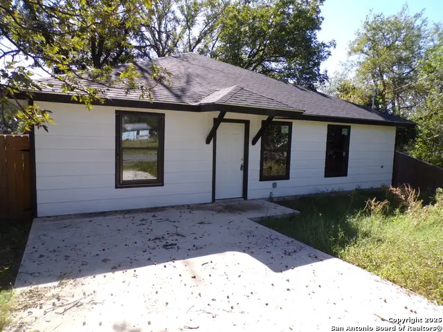 705 W Cargile, Uvalde, TX 78801 - Image #1