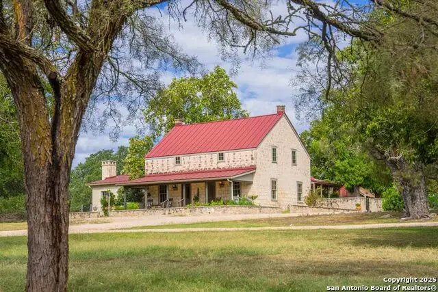 6754 North Grape Creek Rd, Fredericksburg, TX 78624 - Image #1