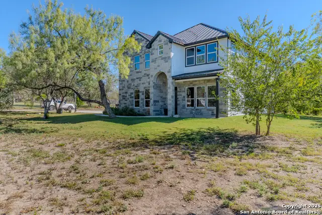 19026 County Road 5741, Castroville, TX 78009 - Image #1