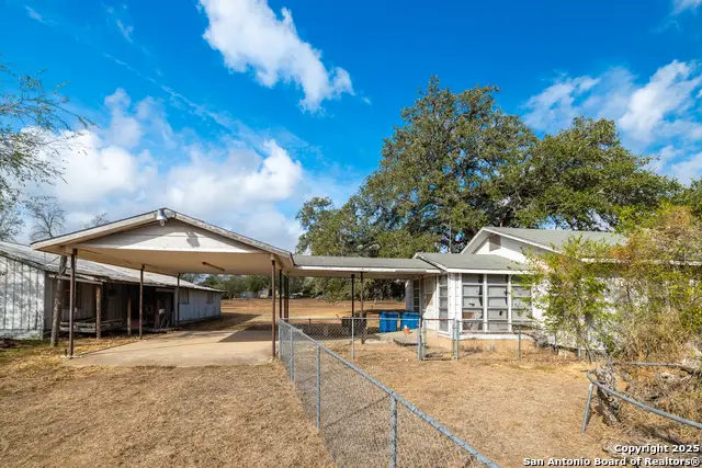 529 Avenue E, Poteet, TX 78065 - Image #3