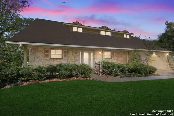 212 National, Universal City, TX 78148