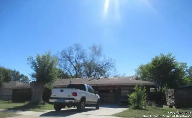 122 Clubhill Dr, San Antonio, TX 78228 - Image #2