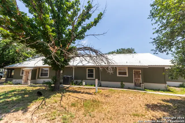 4843 N Fm 1436, La Pryor, TX 78872 - Image #2