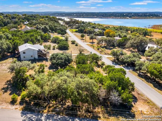 826 Lake Island, Canyon Lake, TX 78133 - Image #2