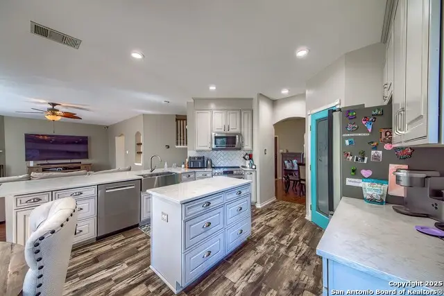 9622 Wolf Pt, San Antonio, TX 78251 - Image #3