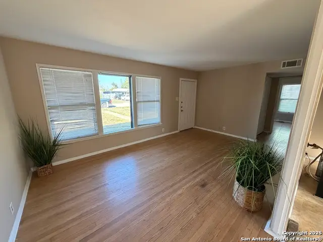 510 Edgebrook, San Antonio, TX 78213 - Image #3