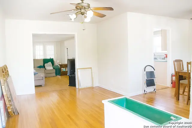 1266 W Elsmere Pl, San Antonio, TX 78201 - Image #3