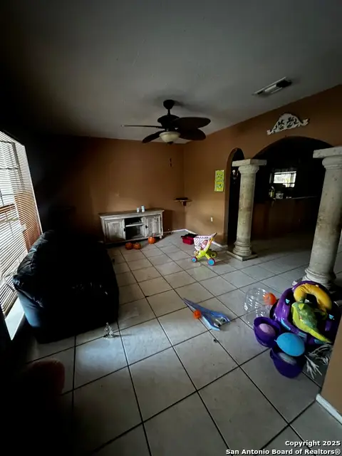 10922 Bending, San Antonio, TX 78224 - Image #2